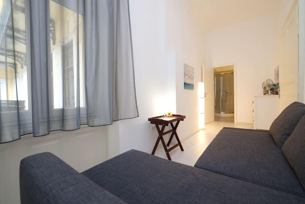 Apartment Spacious Nearby Parliament Budapest